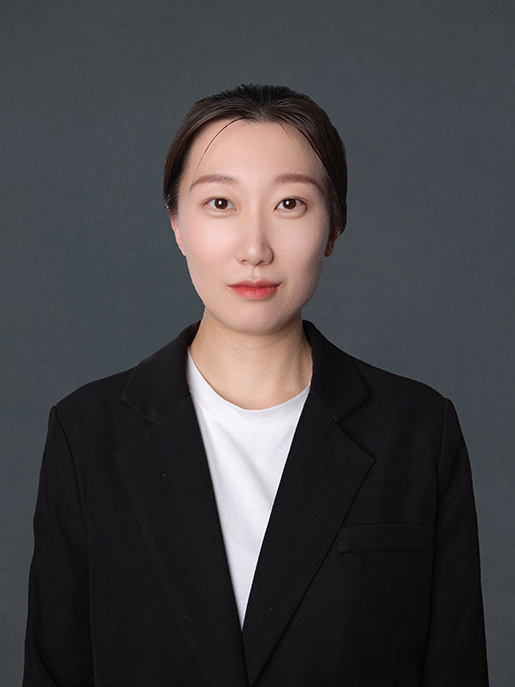 李菲.jpg 李菲.jpg